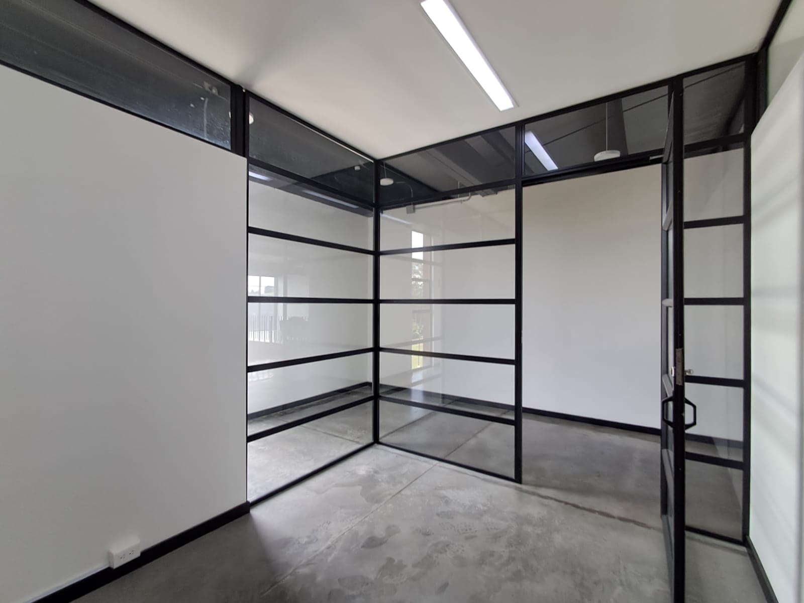 Oficina en arriendo en Barro Blanco Rio Negro, Rionegro — foto 1 de 9