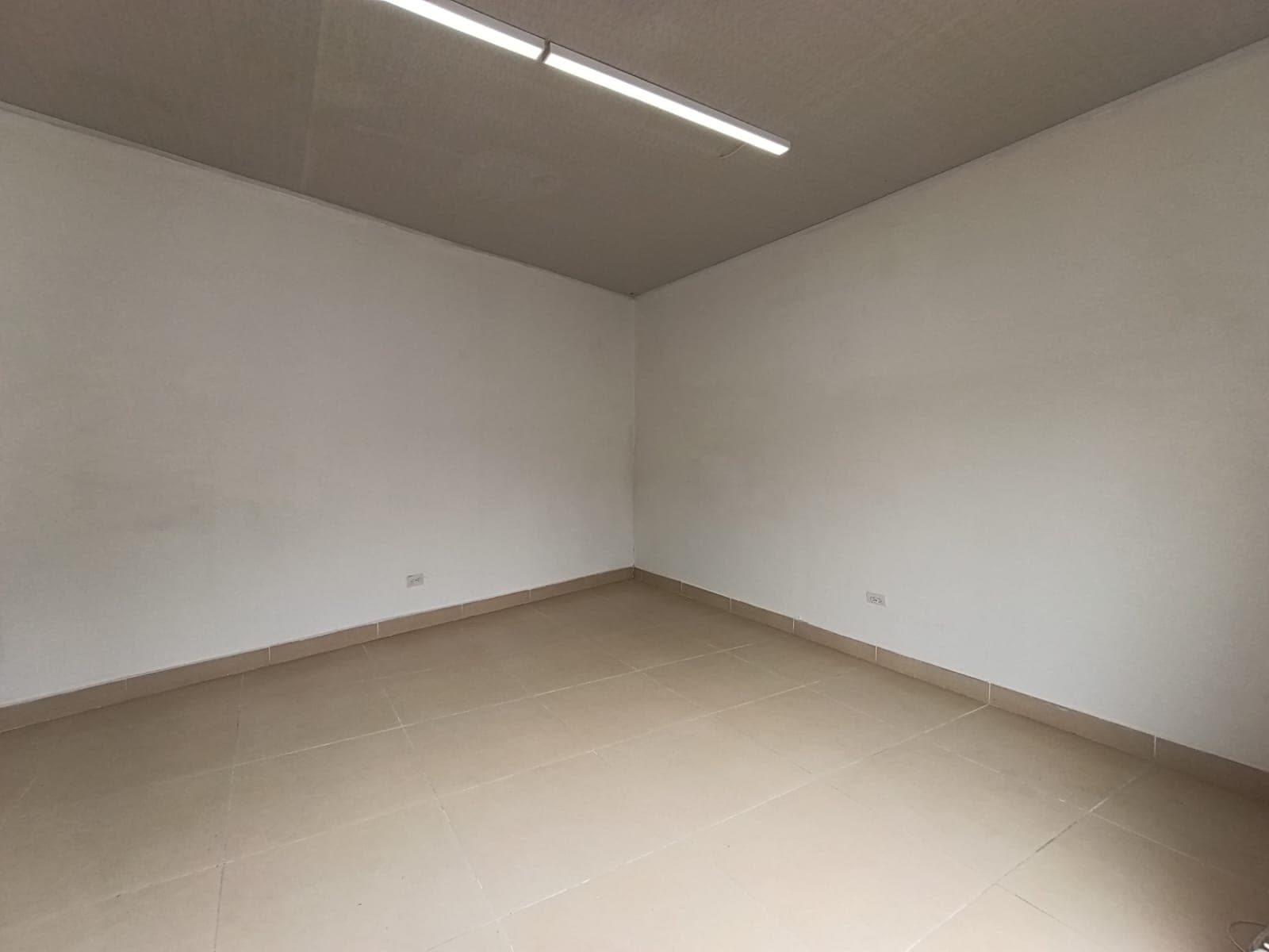 Local en arriendo en Parque De, Envigado — foto 1 de 9