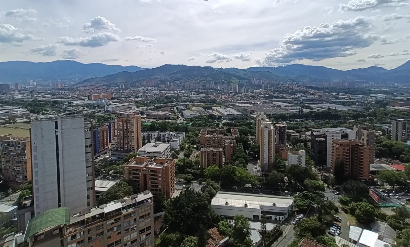 Apartamento en arriendo en Santa María De Los Ángeles, El Poblado, Medellín — foto 1 de 20