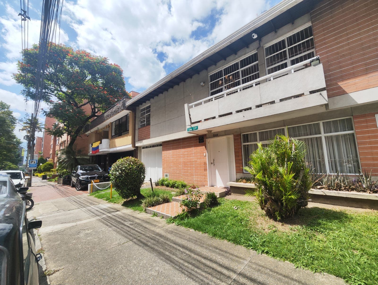 Casa Comercial en arriendo en Laureles, Medellín — foto 1 de 20