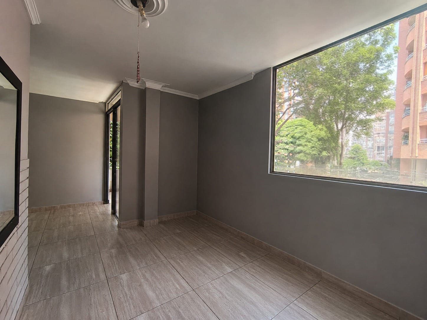 Apartaestudio en arriendo en Conquistadores, Laureles, Medellín — foto 1 de 8