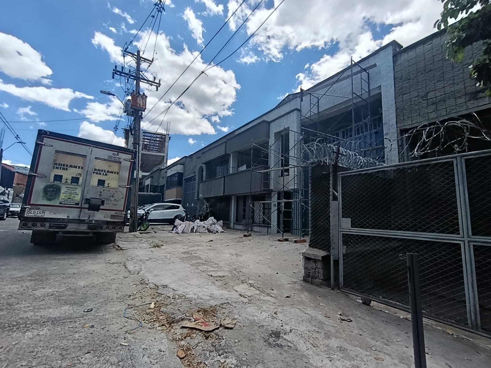 Bodega en arriendo en Guayabal, Medellín — foto 1 de 11