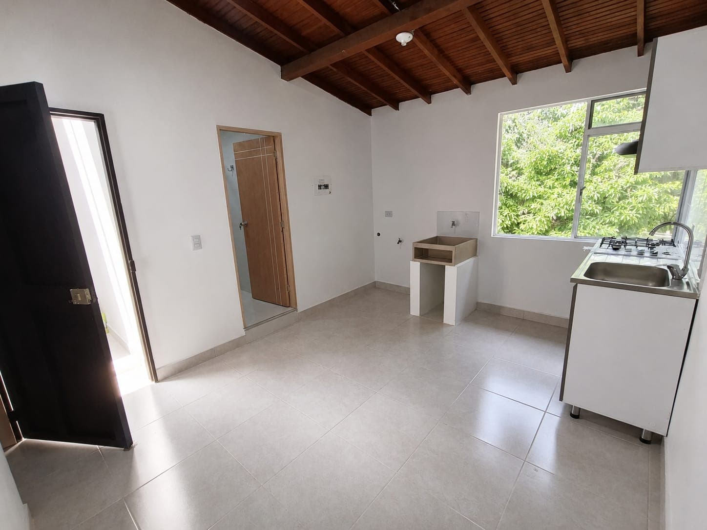 Apartaestudio en arriendo en Estadio, Laureles, Medellín — foto 1 de 10