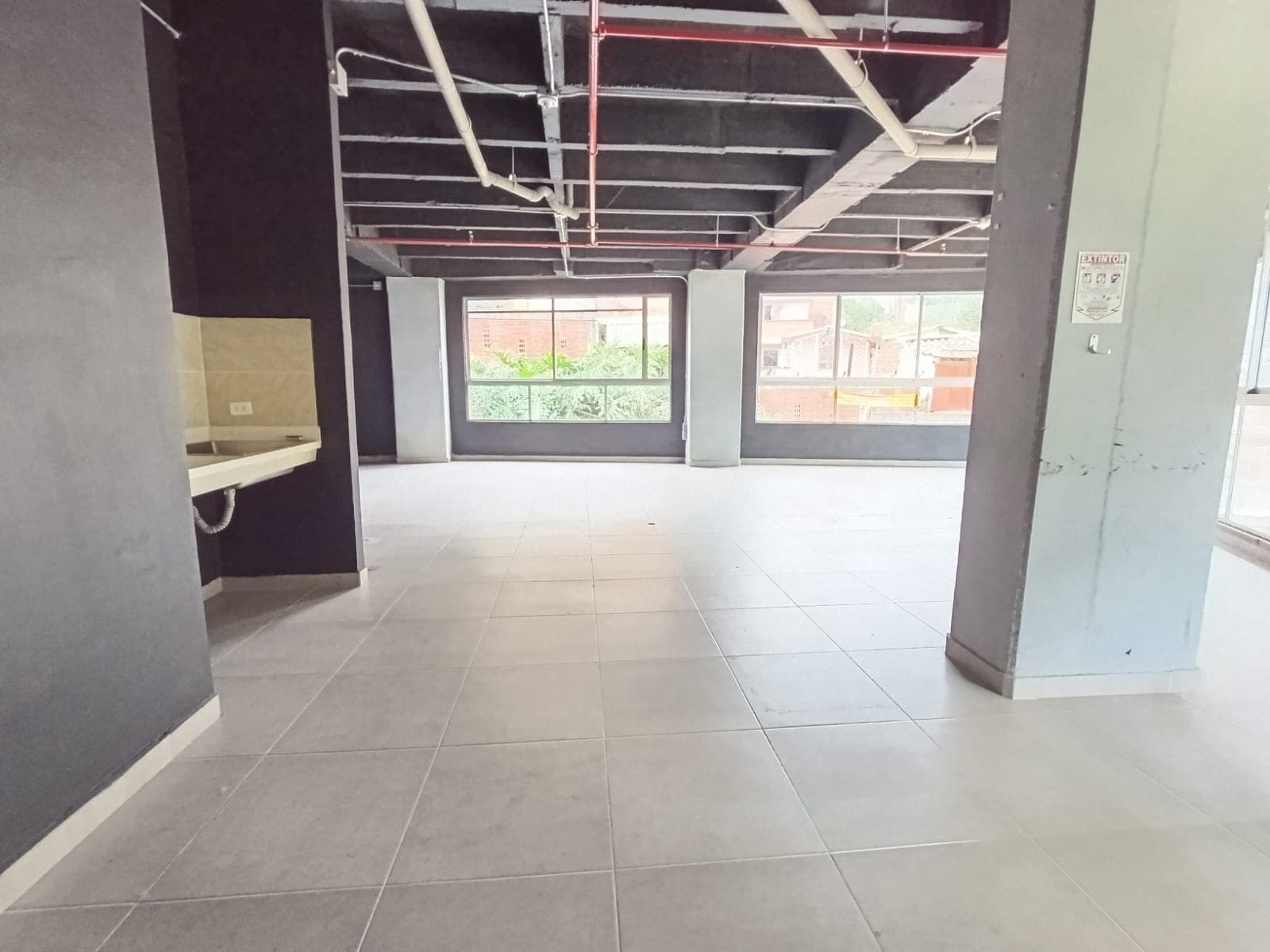 Local en arriendo en El Chinguí, Envigado — foto 1 de 8