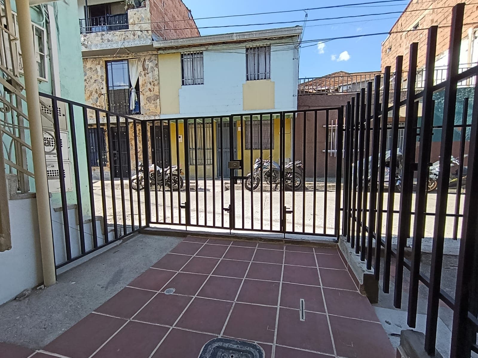 Casa Vivienda en arriendo en Guayabalía, Itagui — foto 1 de 16
