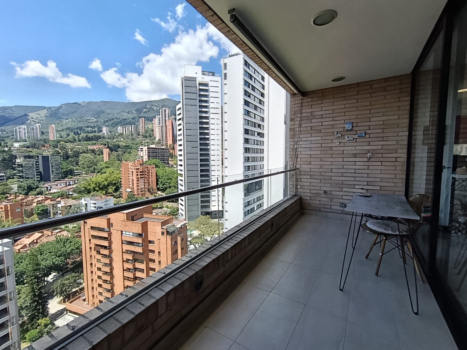 Apartamento en arriendo en San Lucas, El Poblado, Medellín — foto 1 de 20