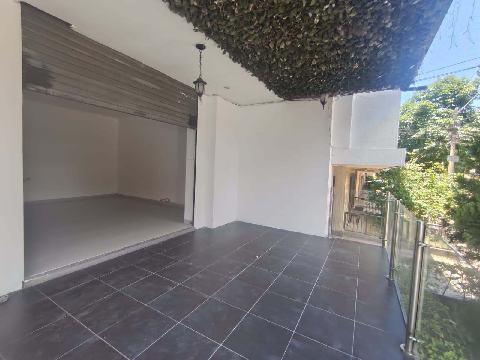 Local en arriendo en El Velódromo, Laureles, Medellín — foto 1 de 10
