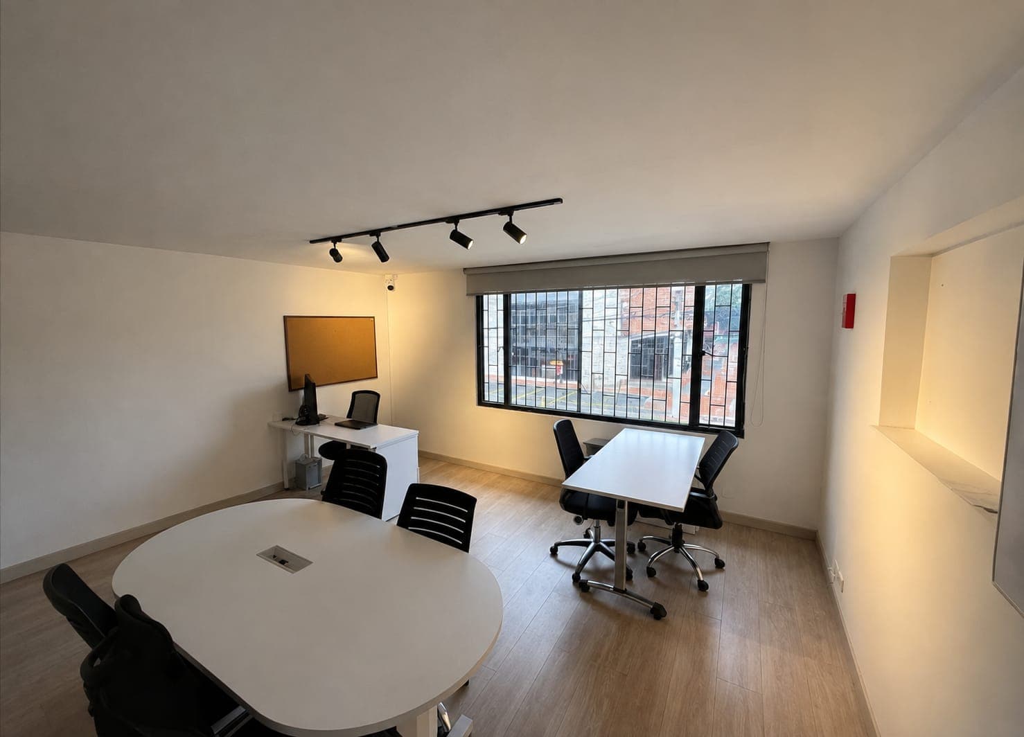 Oficina en arriendo en Barrio La Castellana, Barrios Unidos, Bogotá, D.c. — foto 1 de 8