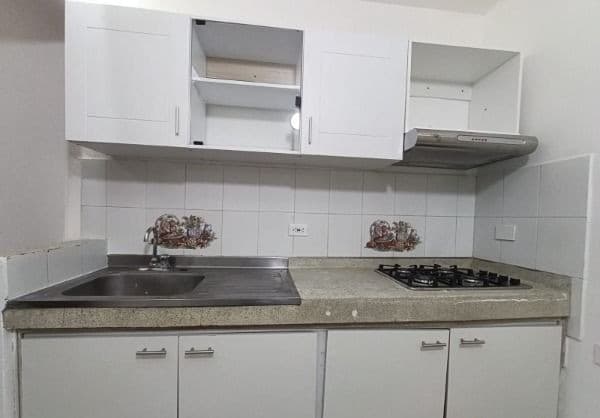Apartaestudio en arriendo en El Salvador, Centro, Medellín — foto 1 de 10