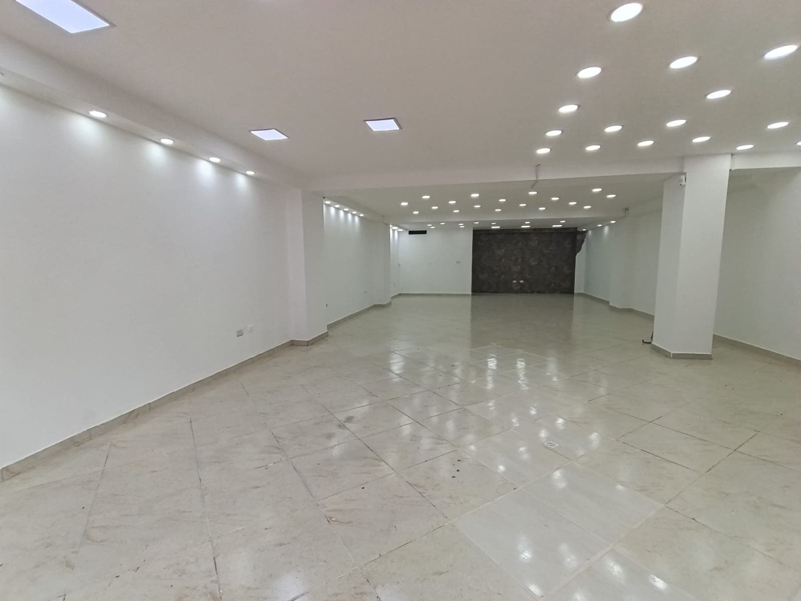 Local en arriendo en Centro de la Moda, Itagui — foto 1 de 10