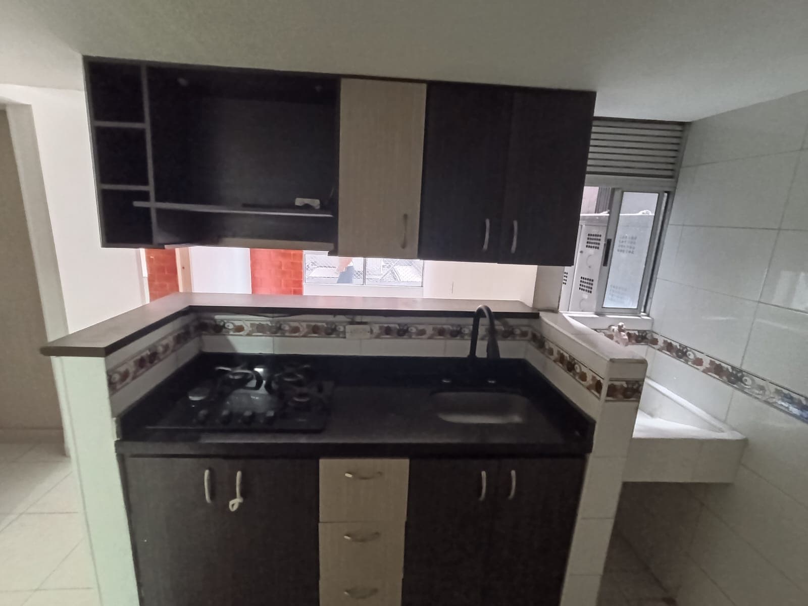 Apartamento en arriendo en El Chagualo, Centro, Medellín — foto 1 de 14