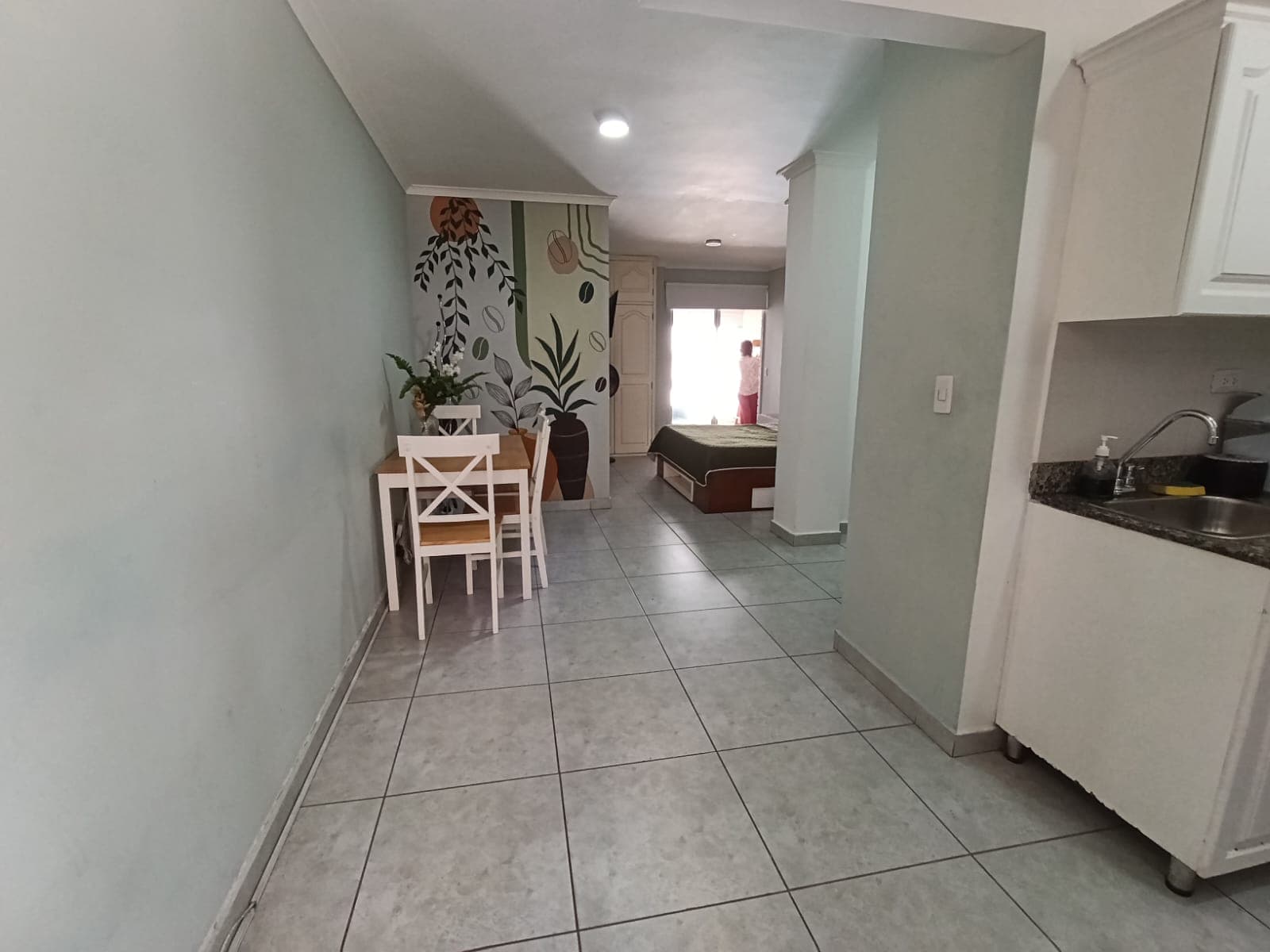 Apartaestudio en arriendo en Boston, Centro, Medellín — foto 1 de 16