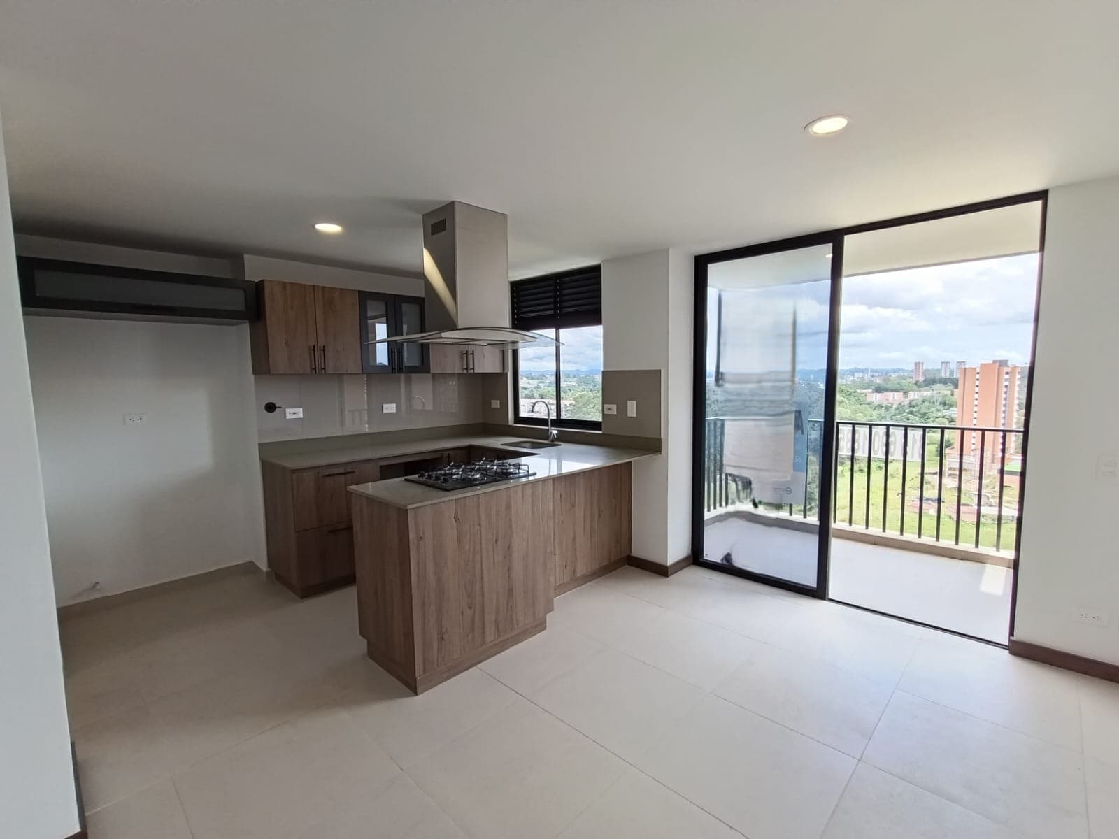 Apartamento en arriendo en San Antonio de Pereira, Rionegro — foto 1 de 14