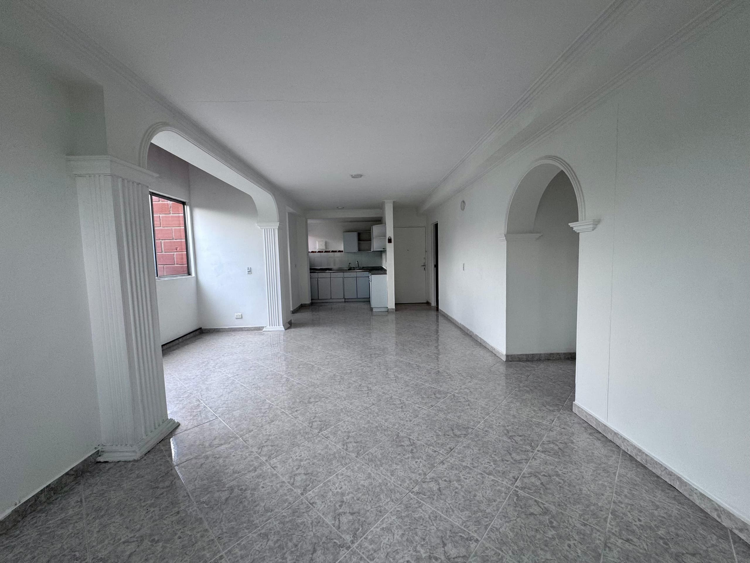 Apartamento en arriendo en El Dorado Envigado — foto 1 de 15