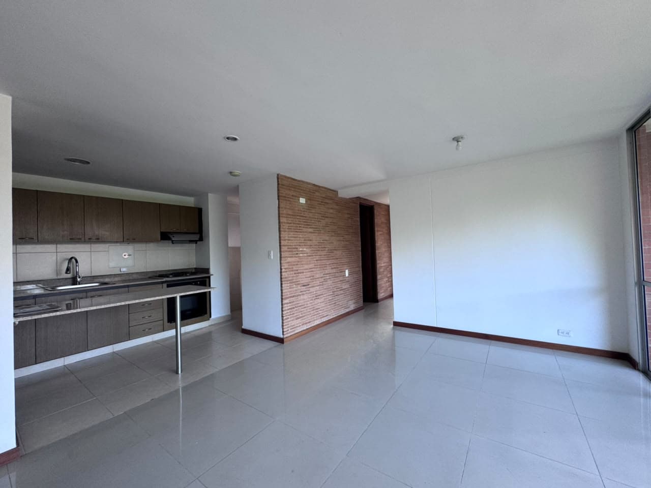 Apartamento en arriendo en Loma Benedictinos, Envigado — foto 1 de 15