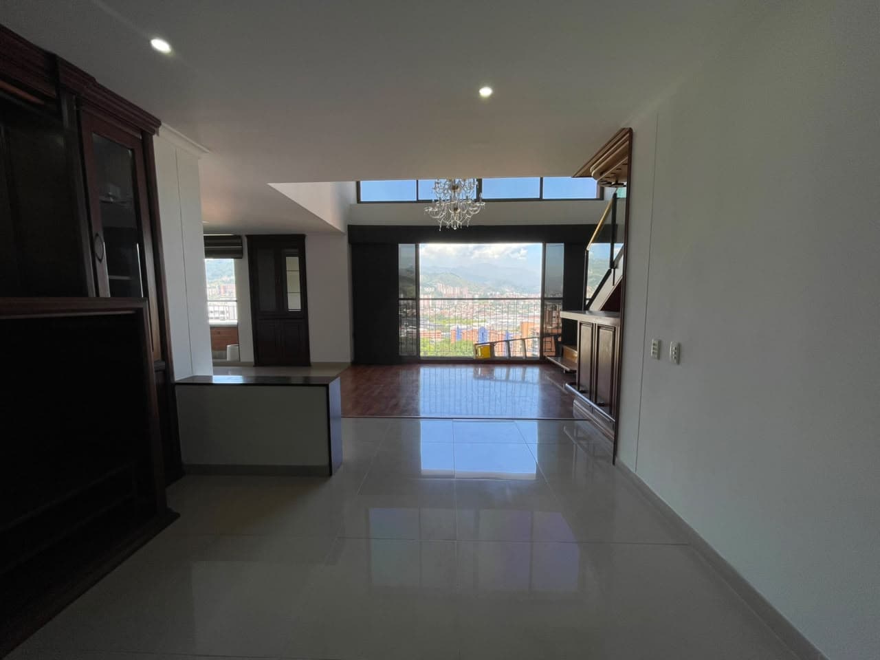Apartamento en arriendo en Santa María de los Ángeles, El Poblado, Medellín — foto 1 de 20