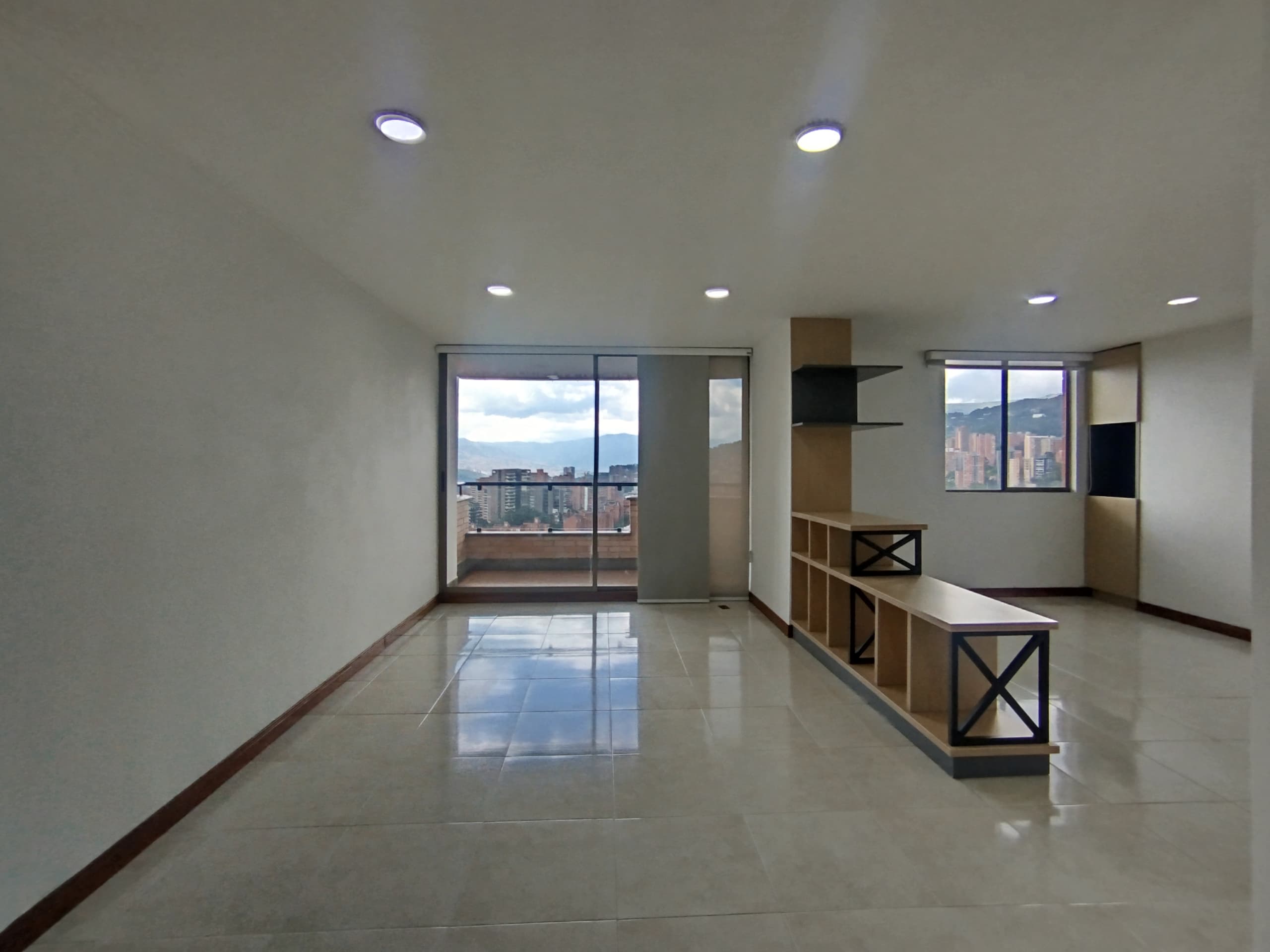 Apartamento en arriendo en Transversal Inferior, Poblado, Medellín — foto 1 de 20