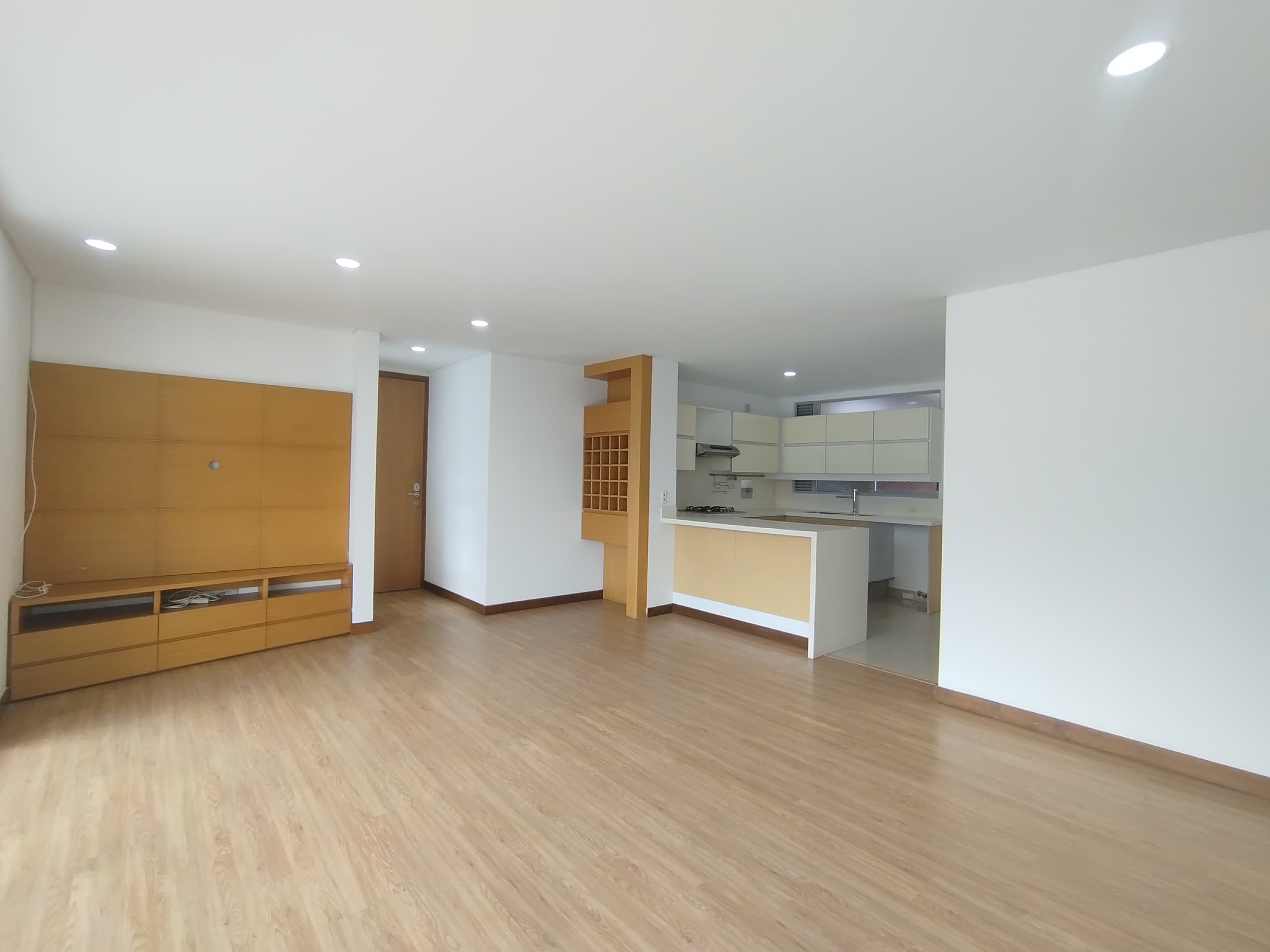 Apartamento en arriendo en Los Balsos, Poblado, Medellín — foto 1 de 20