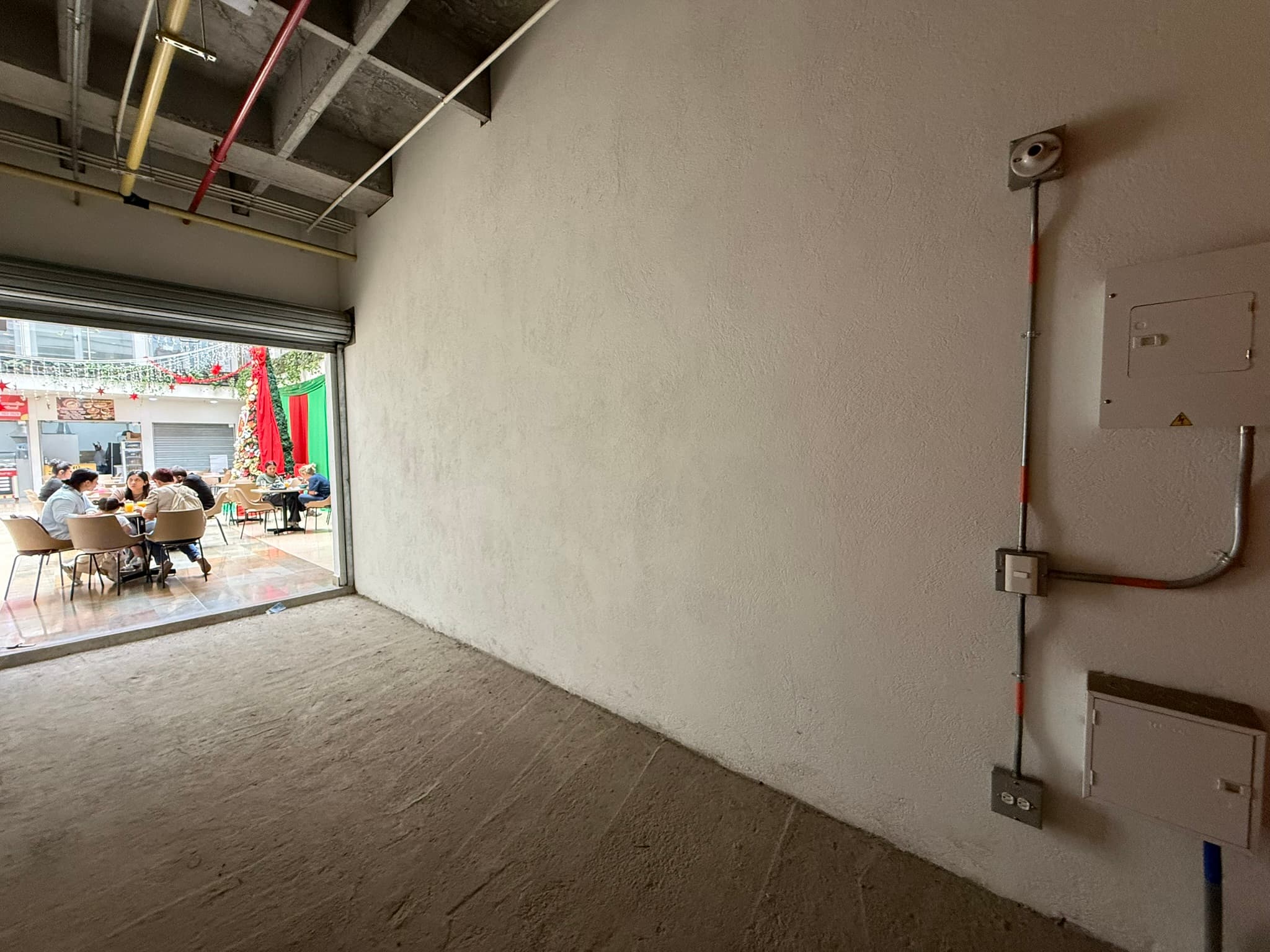 Local en arriendo en Med, Centro, Medellín — foto 1 de 16