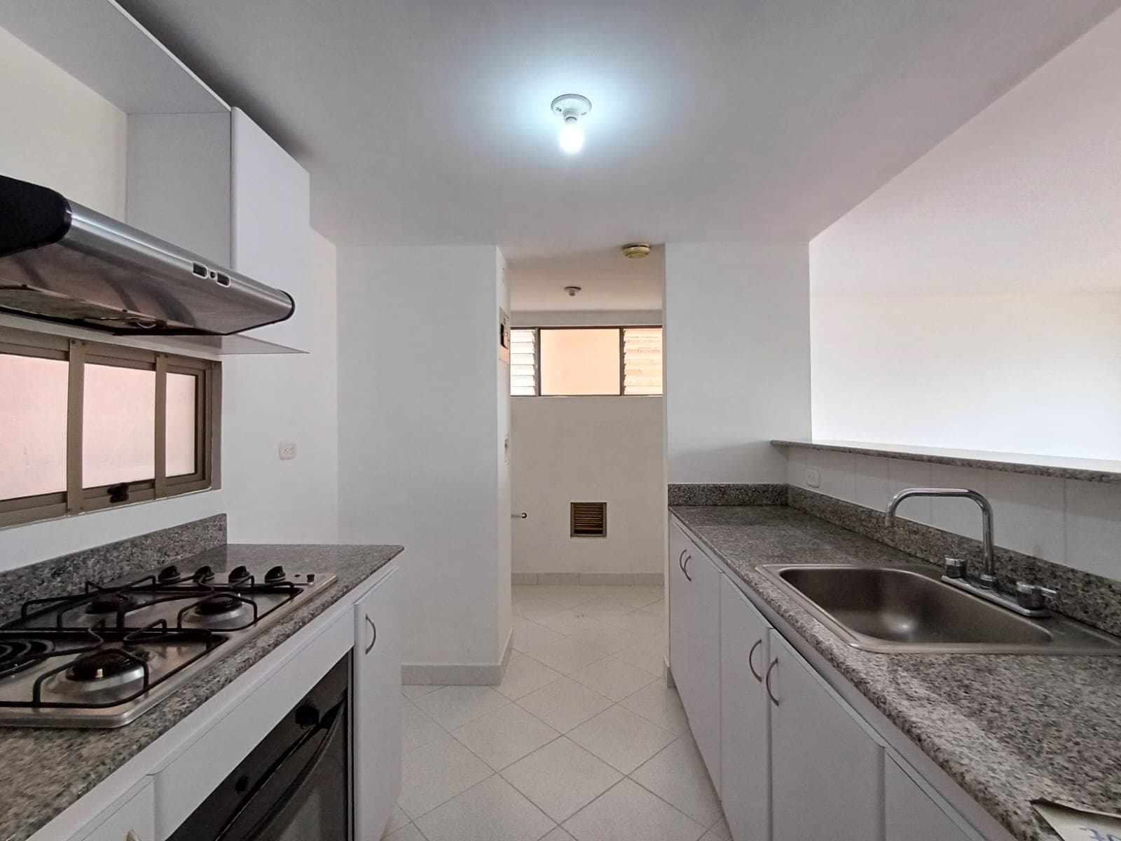 Apartamento en arriendo en Pontevedra, Envigado — foto 1 de 16