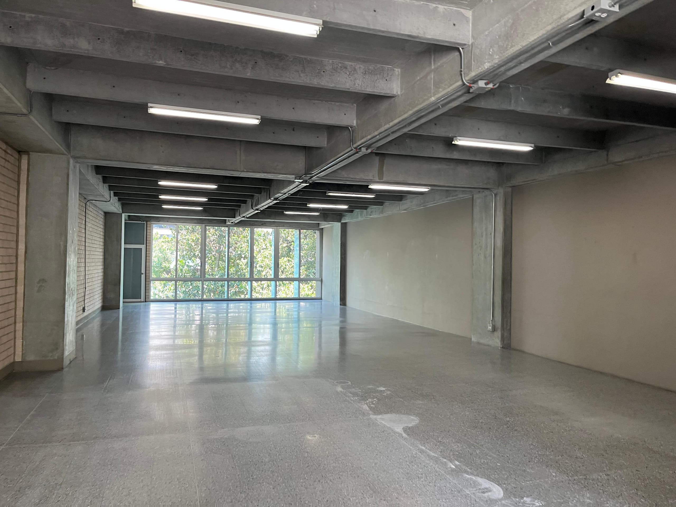 Local en arriendo en Zona Industrial, Guayabal, Medellín — foto 1 de 11