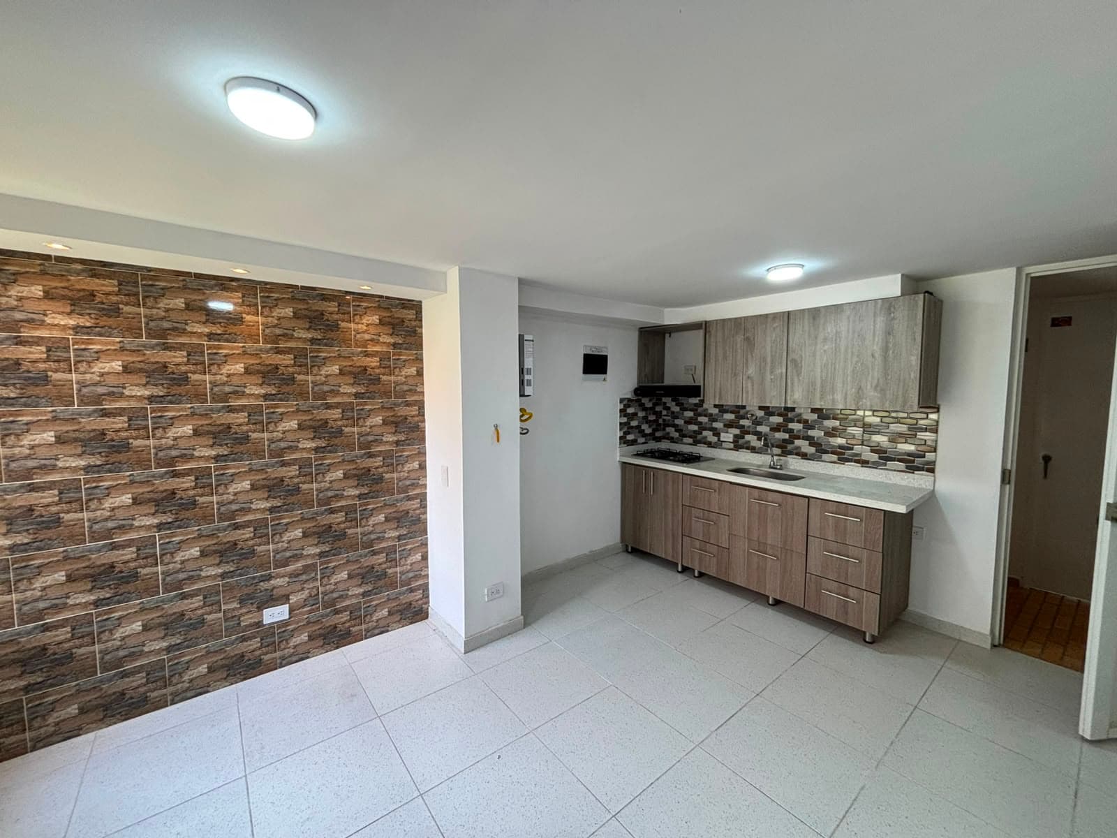 Apartamento en arriendo en San Antonio De Prado, Medellín — foto 1 de 12