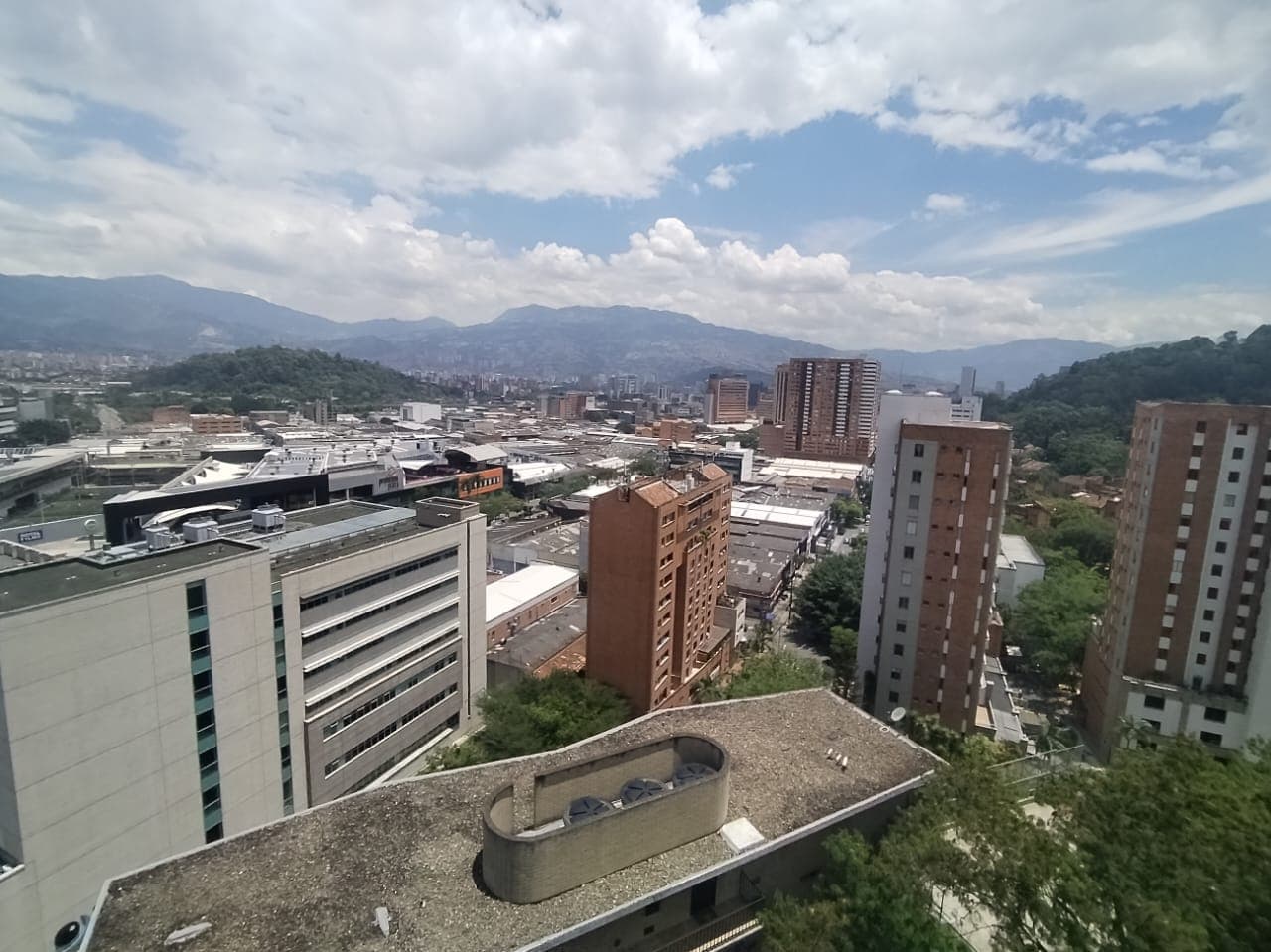 Apartamento en arriendo en Altos Del, Poblado, Medellín — foto 1 de 20