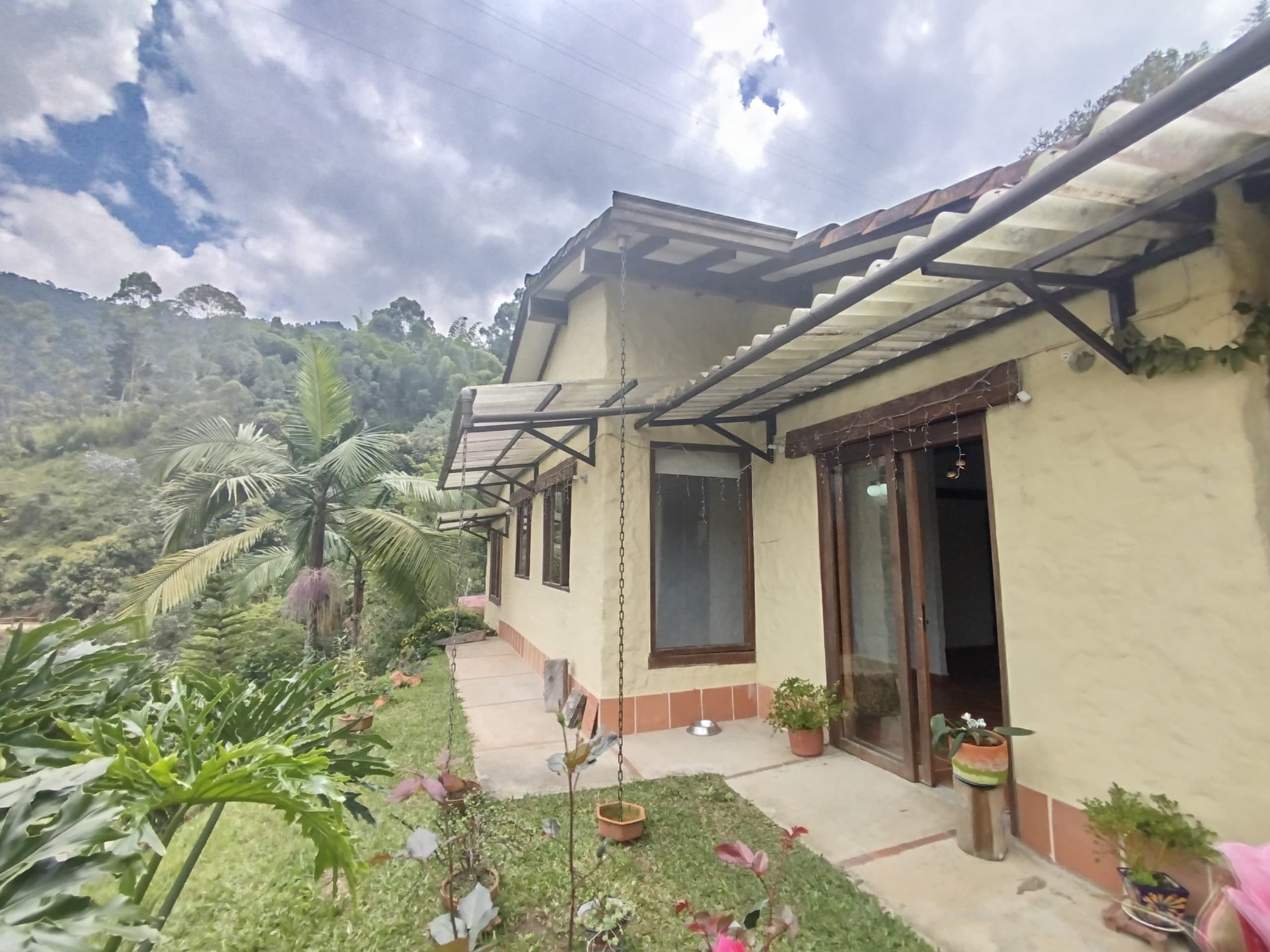 Casa Campestre en arriendo en La Estrella — foto 1 de 20