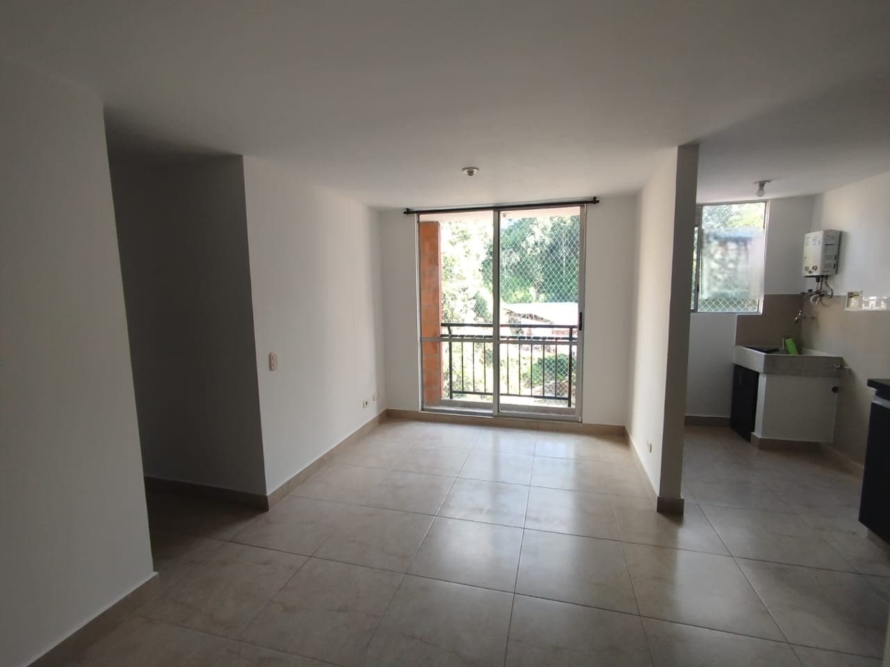 Apartamento en arriendo en Rodeo Alto, Belen, Medellín — foto 1 de 20