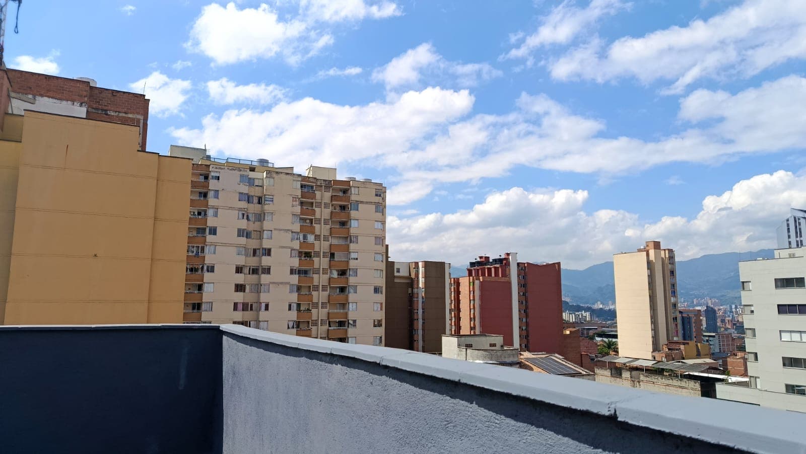 Apartamento en arriendo en Boston, Centro, Medellín — foto 1 de 19
