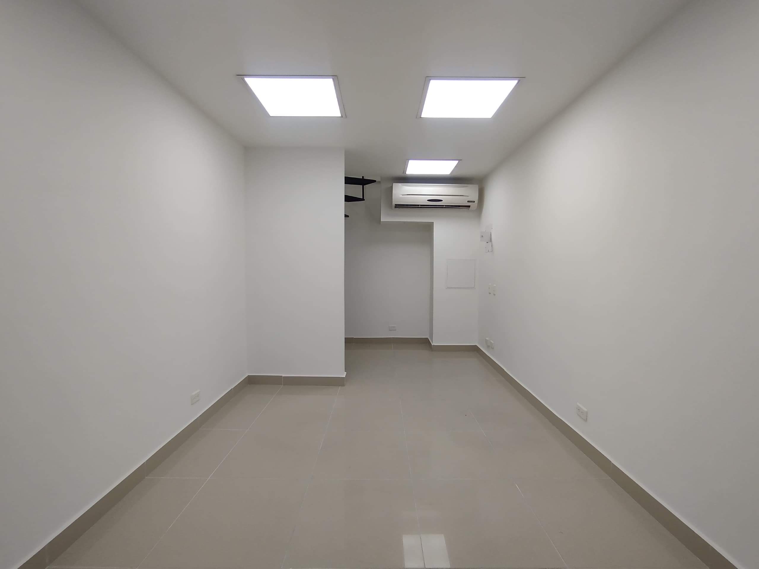Local en arriendo en Avenida Las Vegas, Poblado, Medellín — foto 1 de 13