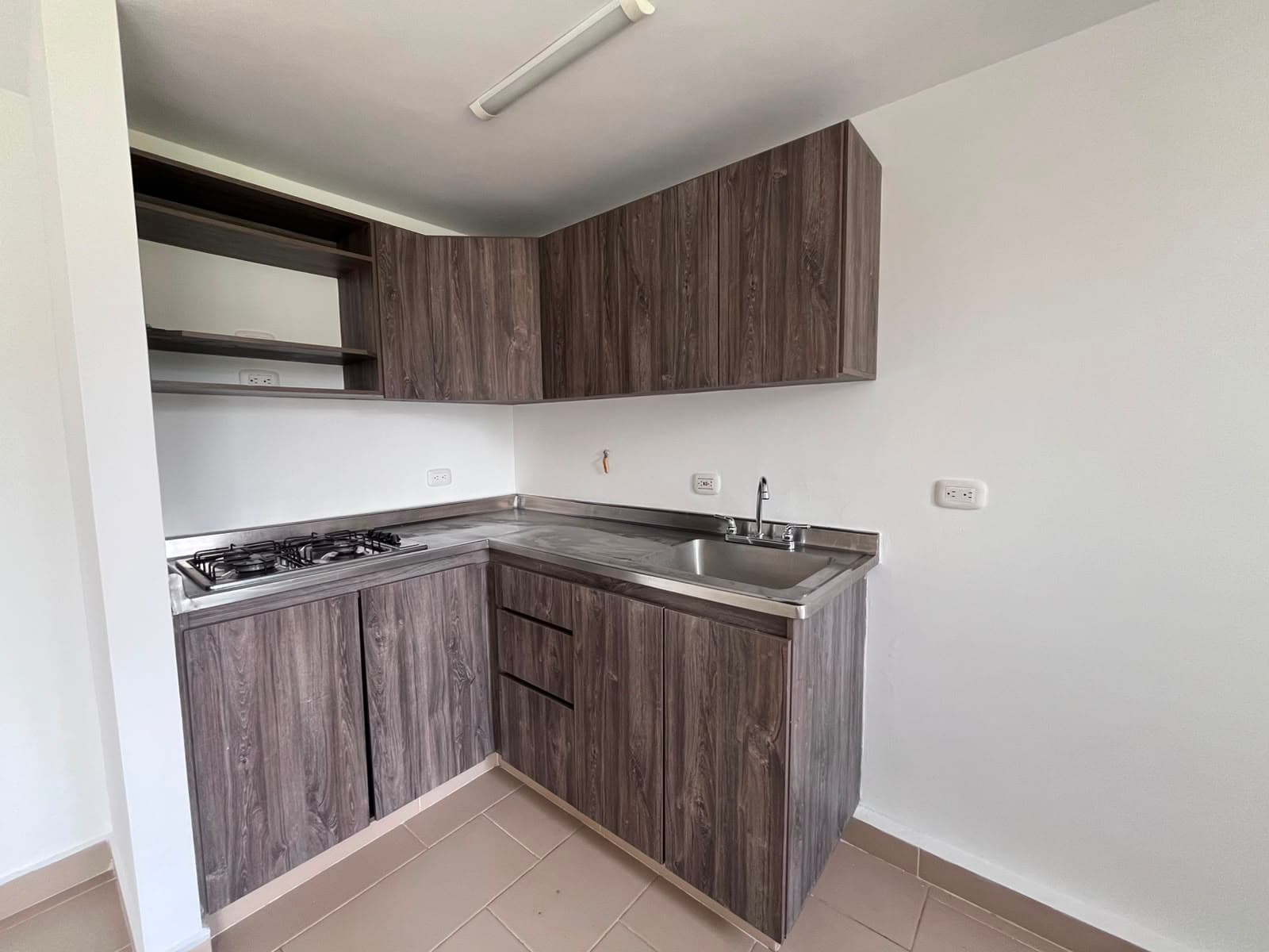 Apartamento en arriendo en San Antonio De Prado, Medellín — foto 1 de 14