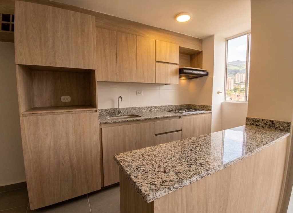 Apartamento en arriendo en Calasanz Parte Alta, La America, Medellín — foto 1 de 14