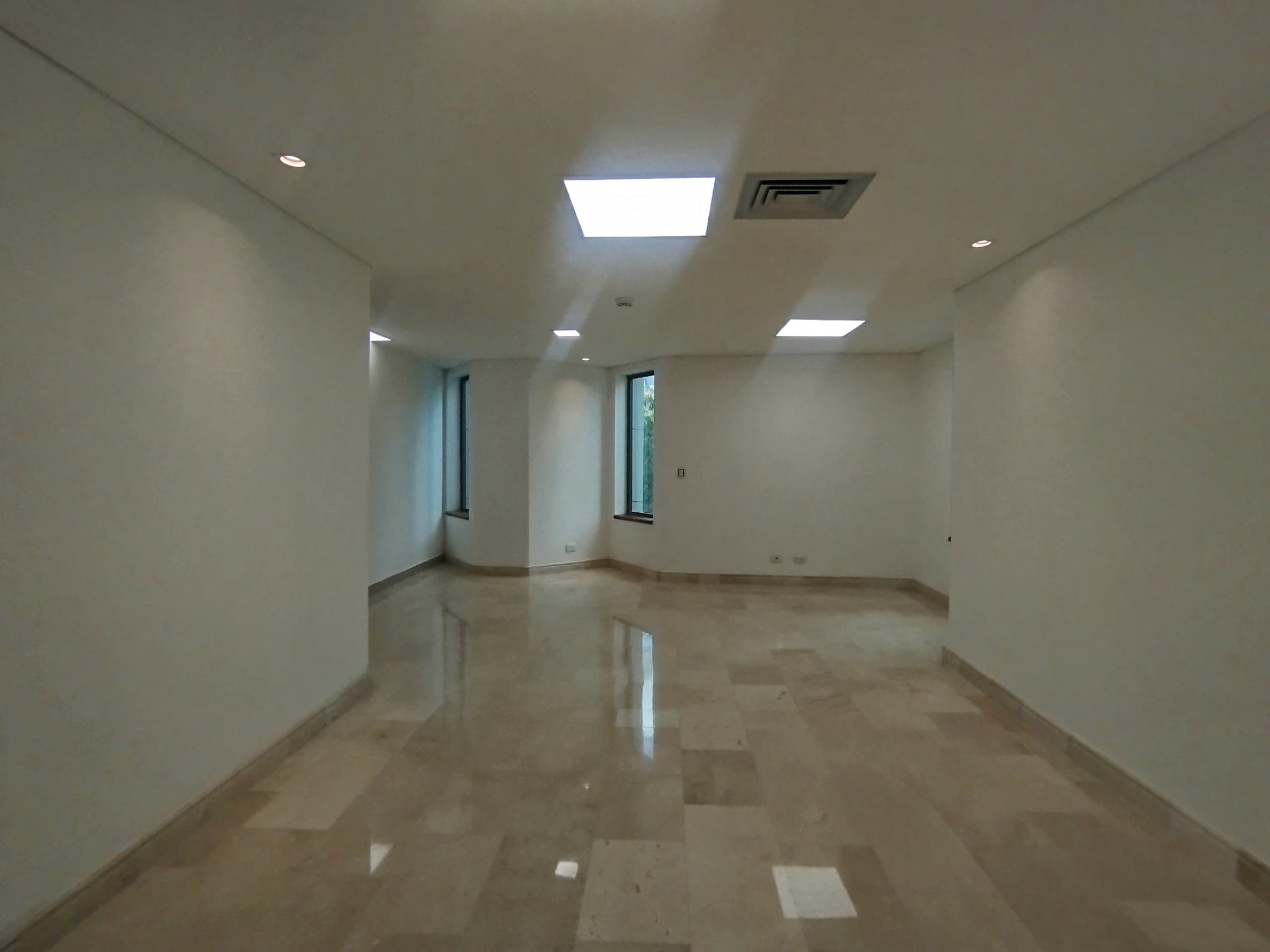 Oficina en arriendo en Astorga, Poblado, Medellín — foto 1 de 13