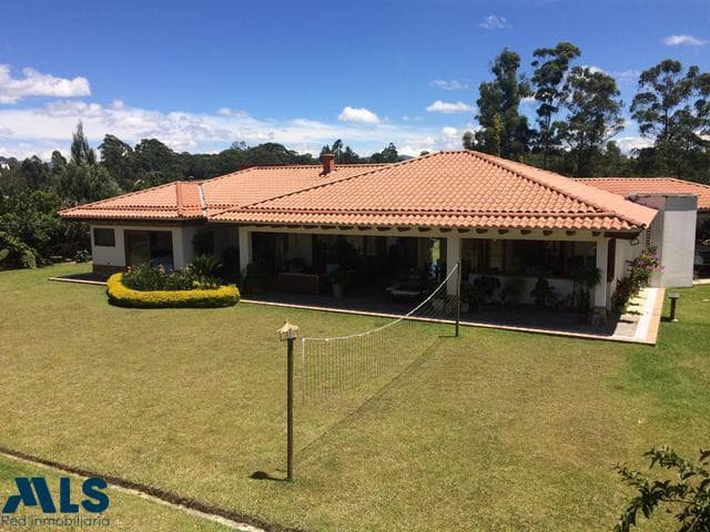 Casa en venta en V. Quirama, Oriente Antioqueño, El Carmen — foto 1 de 28