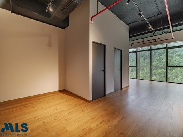 Oficina en venta en Las Palmas, Poblado, Medellín — foto 1 de 13