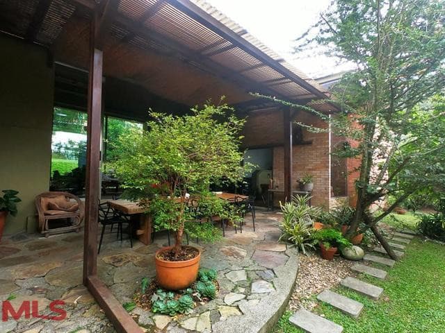 Casa en venta en Loma de las Brujas, Aburra Sur, Envigado — foto 1 de 50
