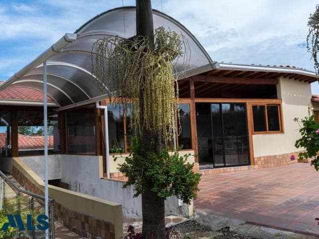 Finca Recreativa en venta en V. Cimarronas, Oriente Antioqueño, Marinilla — foto 1 de 20