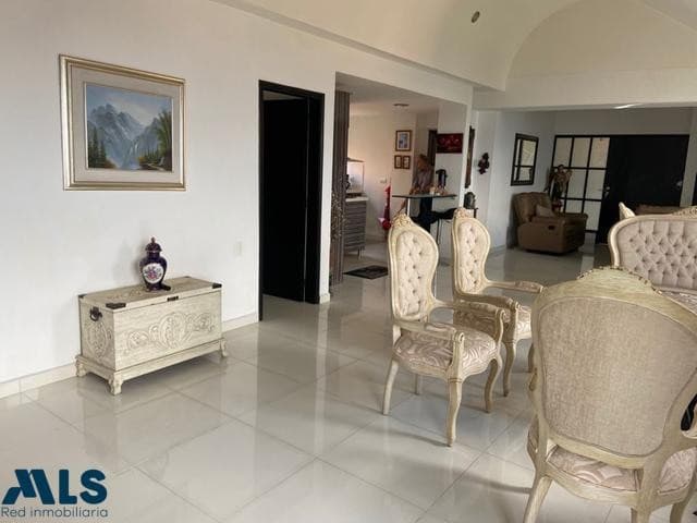 Apartamento en venta en Las Lomas Nº 2, Poblado, Medellín — foto 1 de 34