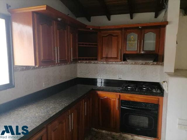 Casa en venta en Barrio Mesa, Aburra Sur, Envigado — foto 1 de 32