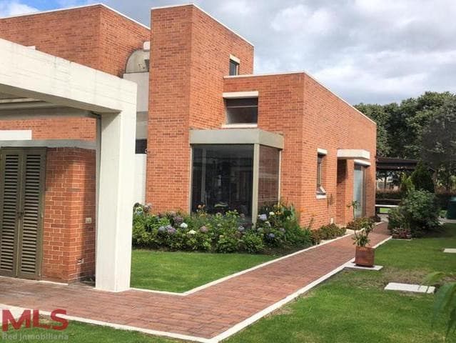 Casa en venta en Guaymaral, Otras Zonas, Bogotá — foto 1 de 31