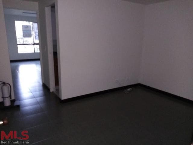 Oficina en venta en Patio Bonito, Poblado, Medellín — foto 1 de 10