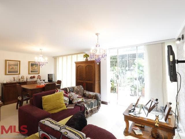 Casa en venta en Altos Del, Poblado, Medellín — foto 1 de 22
