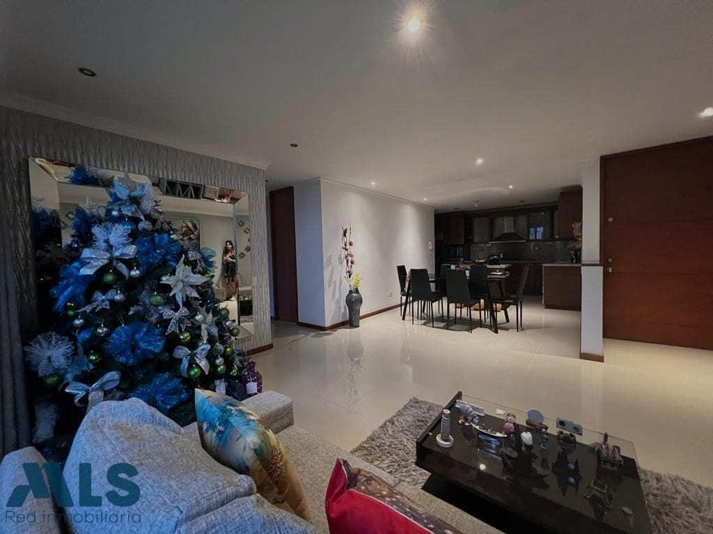 Apartamento en venta en Loma Los Gonzalez, Poblado, Medellín — foto 1 de 23