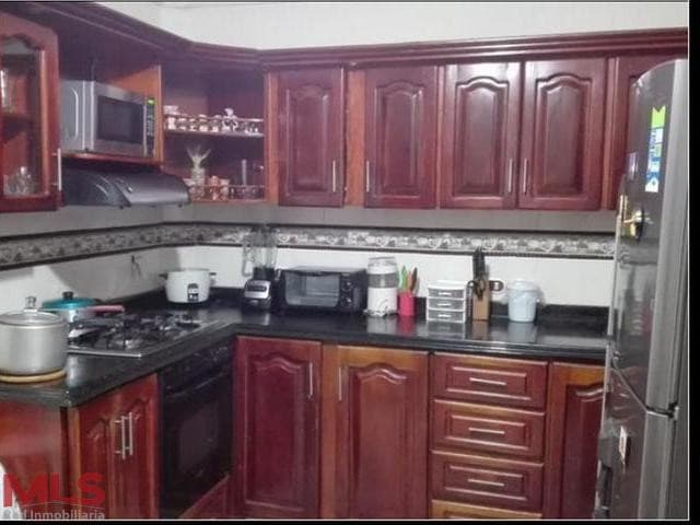 Casa en venta en San Jose, Aburra Sur, Itagüí — foto 1 de 11