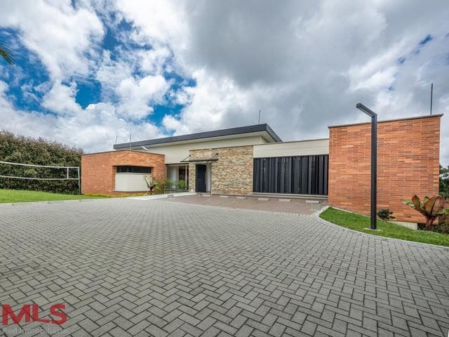 Casa en venta en Alto De Las Palmas, Aburra Sur, Envigado — foto 1 de 43