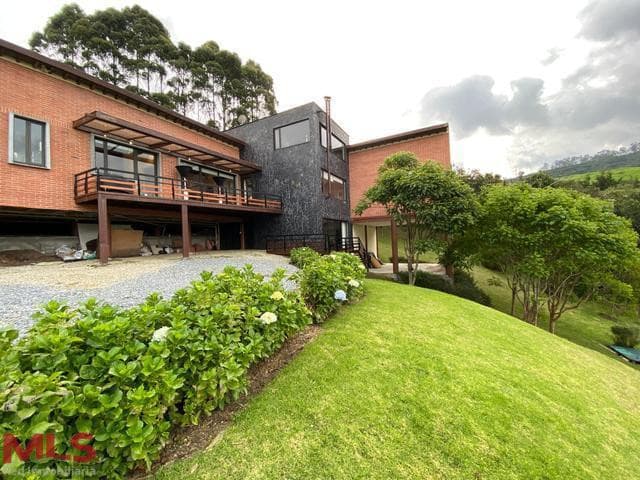Casa en venta en Alto De Las Palmas, Aburra Sur, Envigado — foto 1 de 35