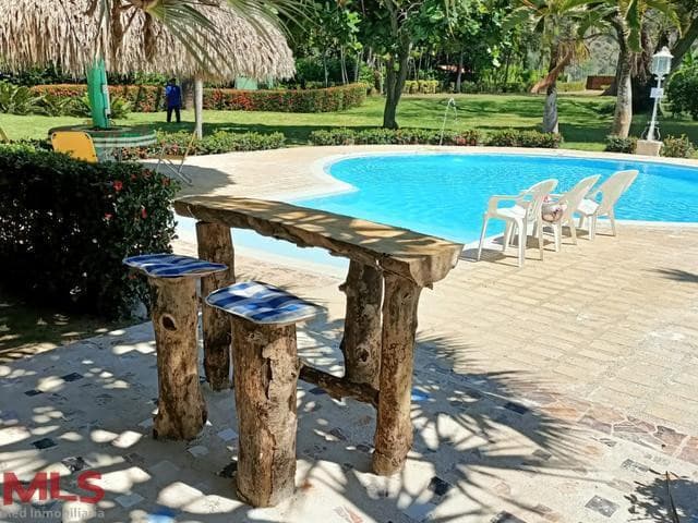 Finca Recreativa en venta en V. Obregón, Occidente Antioqueño, Santa Fe De Antioquia — foto 1 de 13