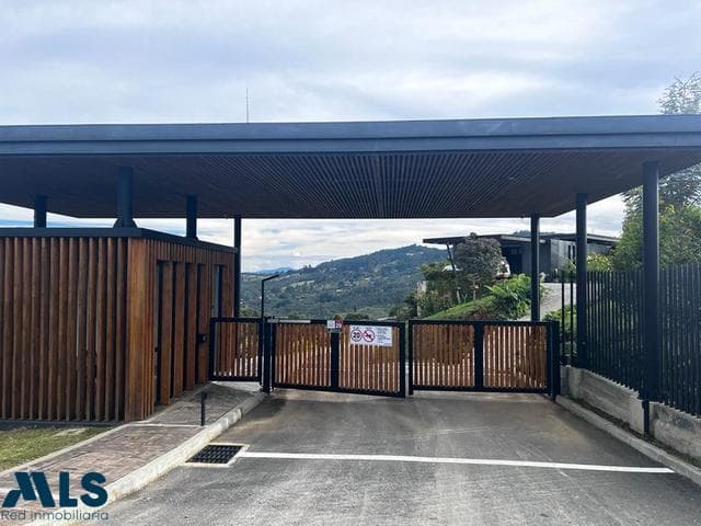 Lote Residencial en venta en V. Pantanillo (Envigado), Aburra Sur — foto 1 de 9