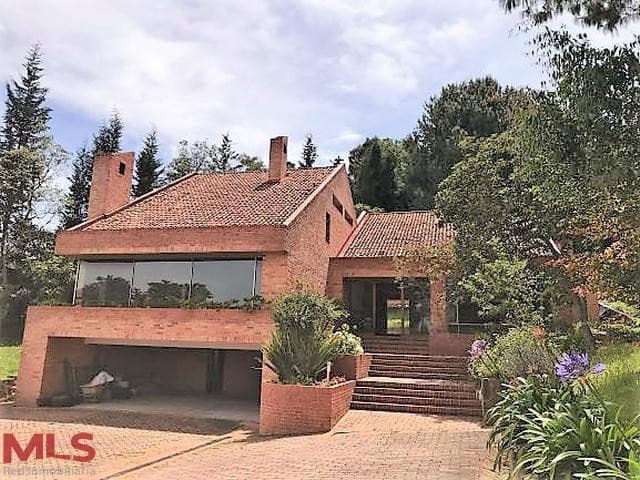 Casa en venta en Chia, Otras Zonas, Bogotá — foto 1 de 29